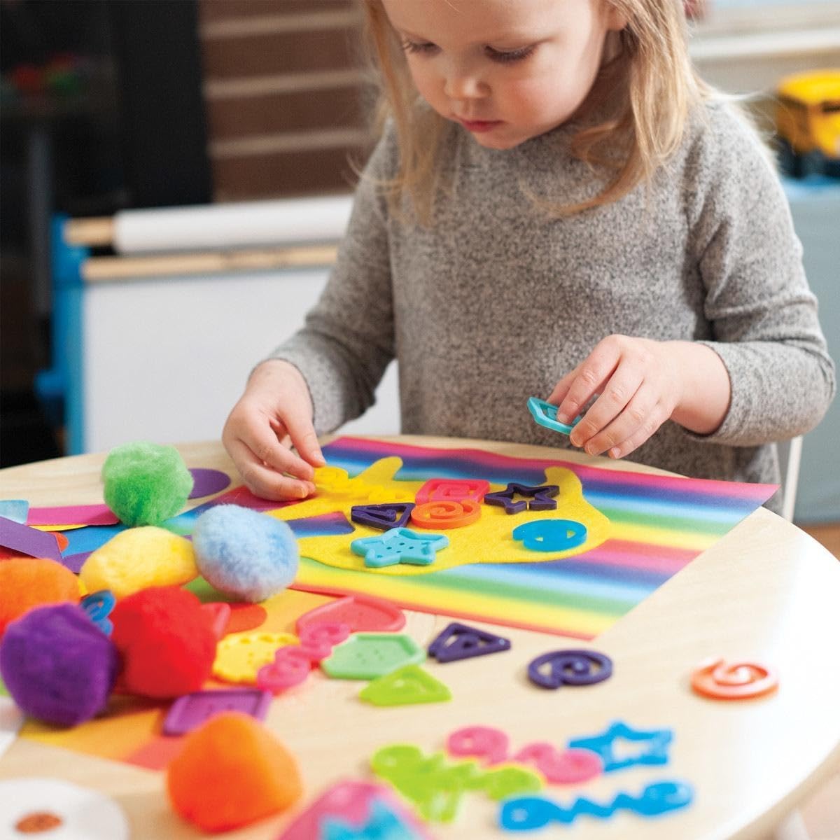 Kaplan Early Learning Company Roylco Toddler Creative Open-Ended Art Kit