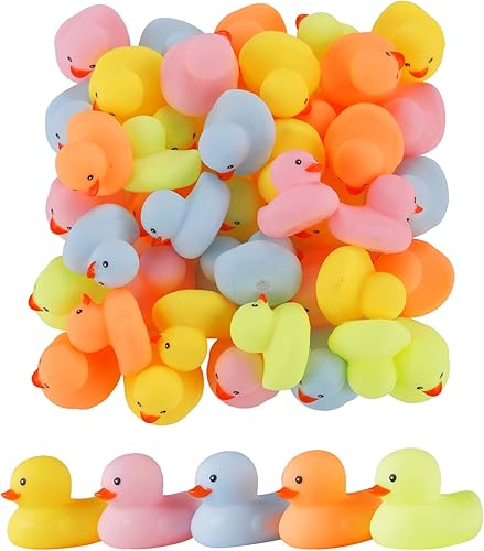 50 piezas de mini pato de goma multicolor de baño, chirridos y flotadores, pequeños patos de colores a granel, regalos de cumpleaños, incentivos