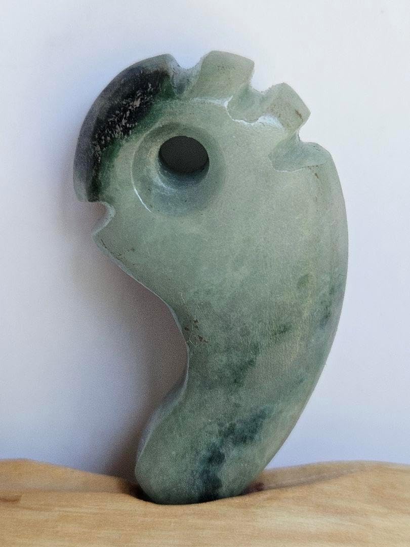 獣形 薙鎌翡翠勾玉 獣型 薙鎌 翡翠勾玉 勾玉の厚さ