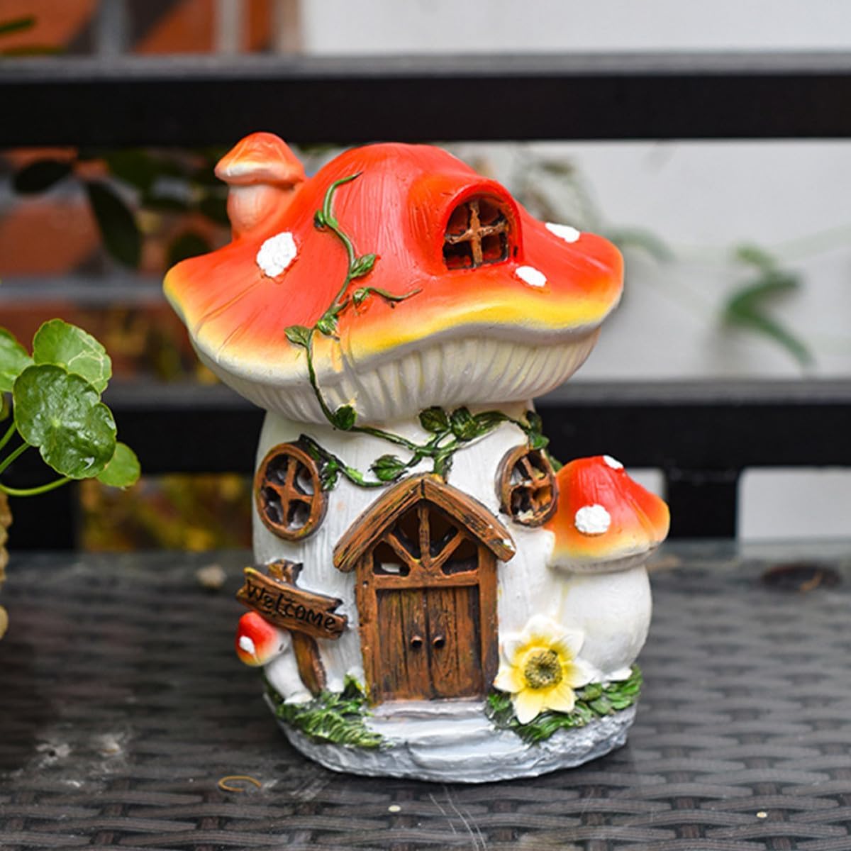 Solar Mushroom House Garden Decor Resin Figurine with Solar Yard Light for Outdoor Patio Lawn Decoration