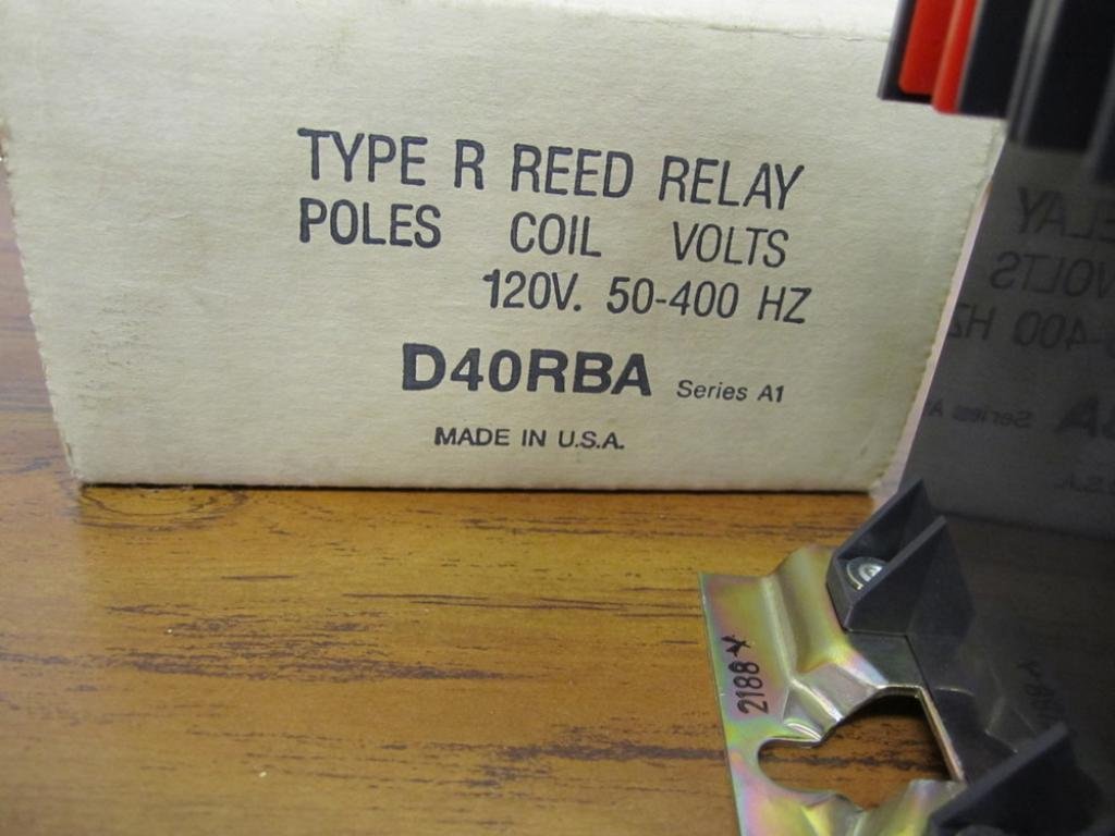 Close-up of Cutler Hammer D40RB Powereed Relay box label