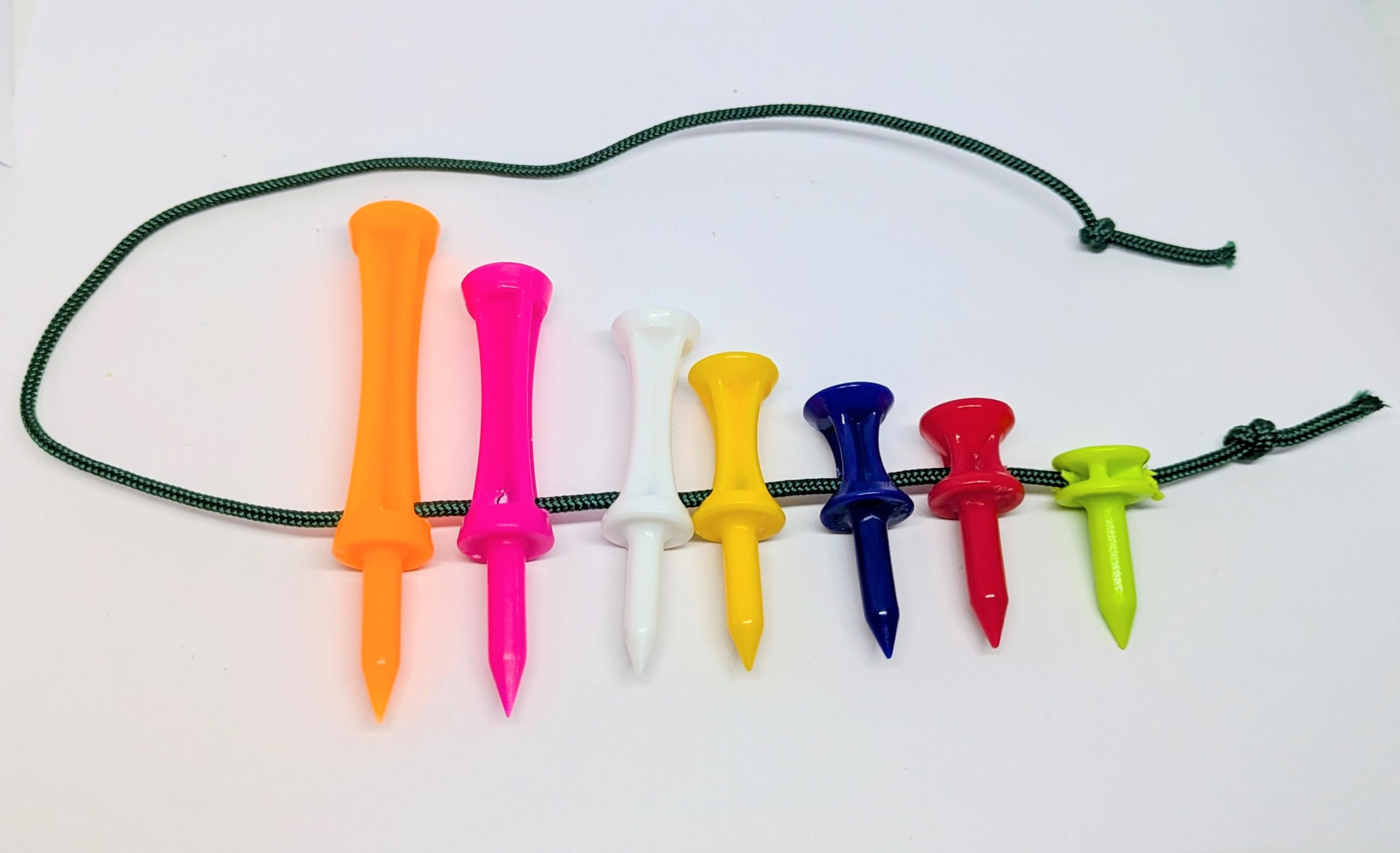 CyberSunrise Golf Tee String Set, 7 Multi-Colored Plastic Tees, 25-70mm Lengths, Drilled Design with Connecting String, Made in UK