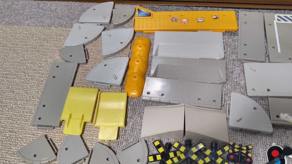 Amazon | トミカ タウン 情景部品 まとめ 立木 ガードレール