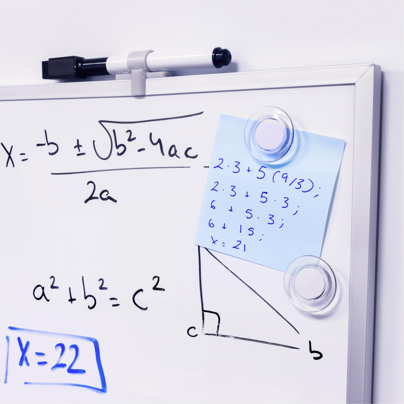 Raylu Paper® - Mała magnetyczna tablica suchościeralna z aluminiową ramą do domu i biura, w tym czarny marker z gumką, magnesem i podkładkami do montażu na ścianie (35 x 28 cm)