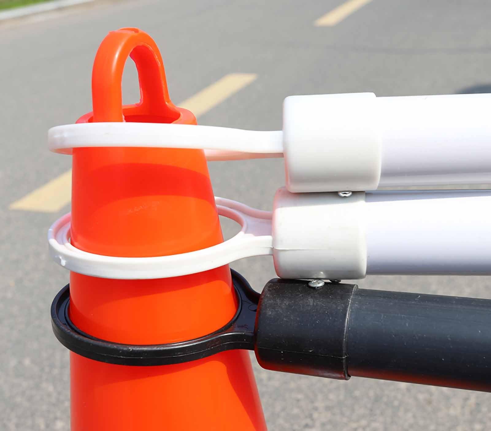 Générique Poteau de Connexion télescopique pour cônes de signalisation - Barrière de sécurité routière rétractable pour parkings, Gestion d'événements, Installation Facile, Durable, Hauteur réglable,