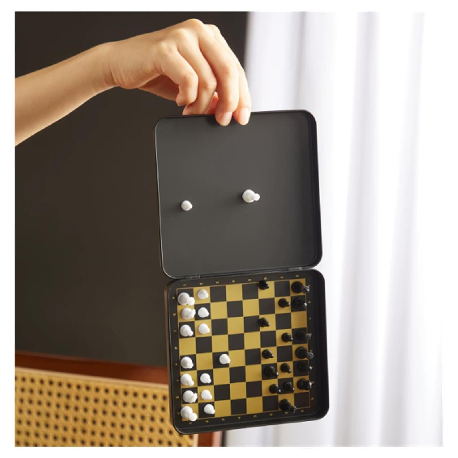 Jeu d'échecs magnétique Portable dans Une boîte en métal