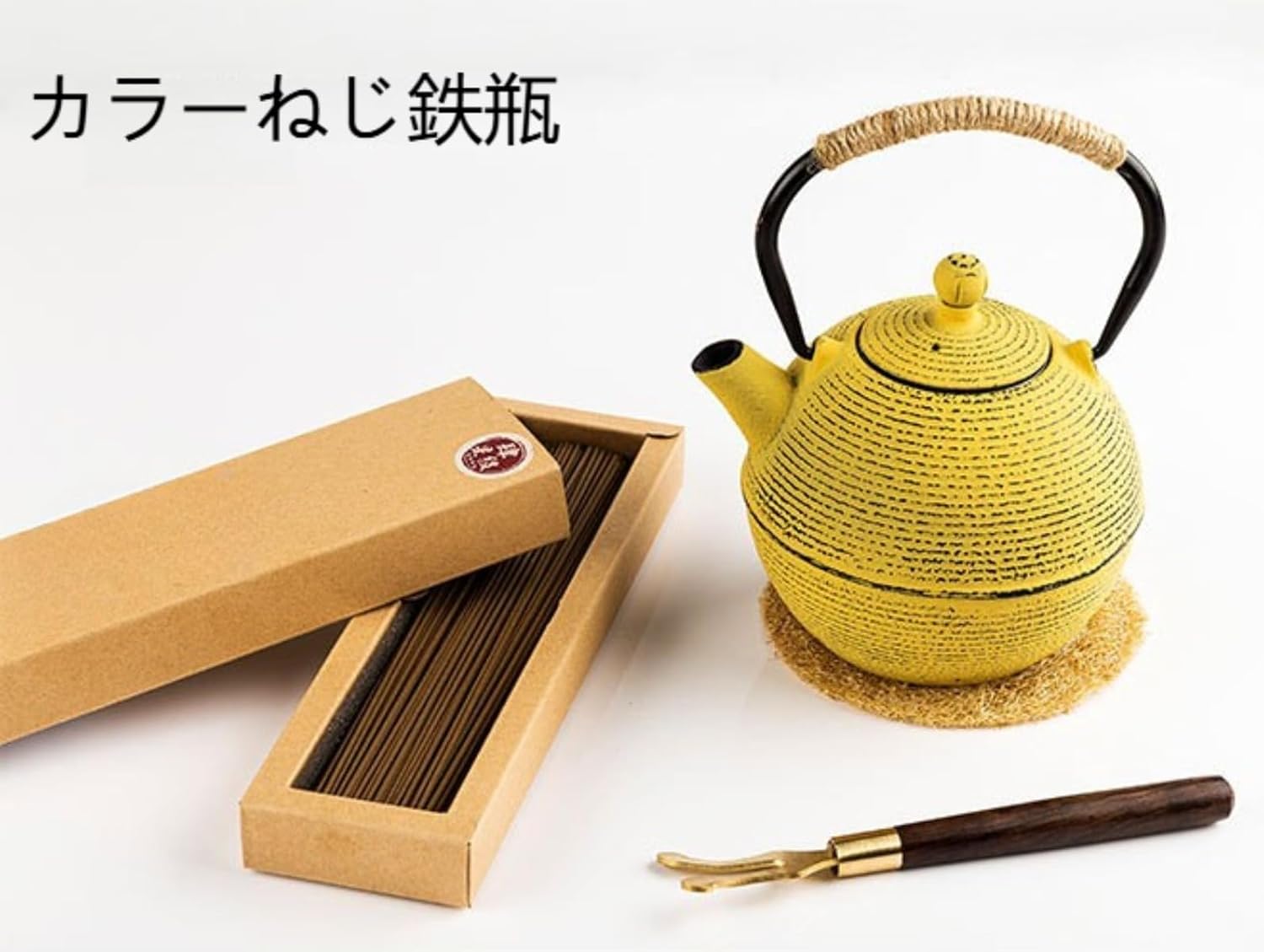 茶道具 新古品 軸「閑」大徳寺派 招春院 福本積応 木箱入 茶道具 新古品 軸閑大徳寺派 招春院 福本積応 木箱入 茶道具