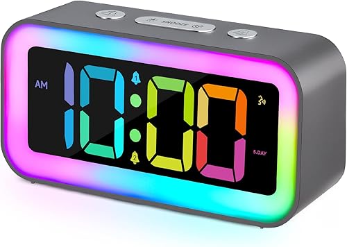 Cadmos Reloj despertador fuerte para dormitorios con luz nocturna RGB dinámica adultos que duermen pesados alarma doble cargador USB pequeño reloj