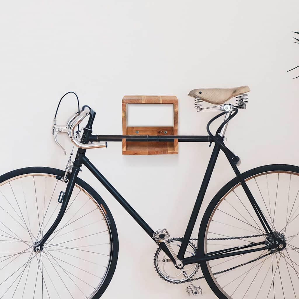 Fahrrad-Wandhalterung aus massivem Akazienholz, Wand Fahrradträger platzsparend für Garage und Schuppen, 35x25x25 cm