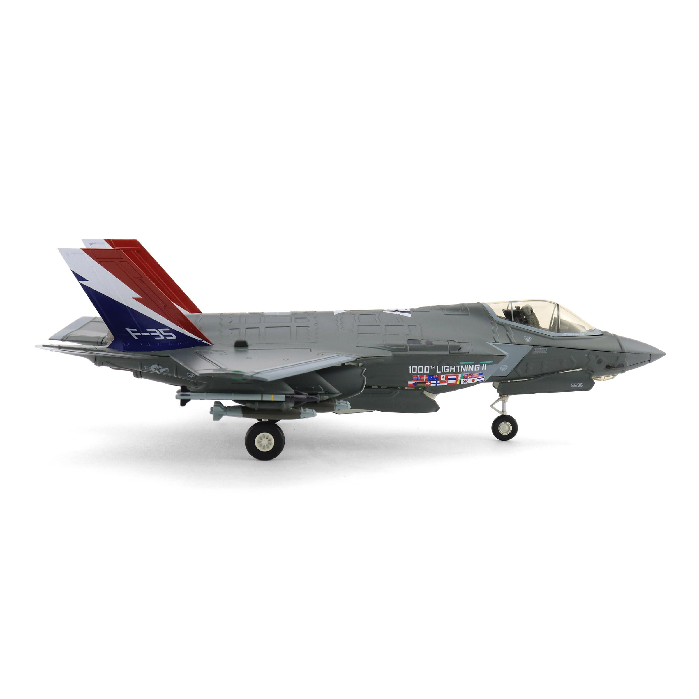 Hobby Master | Replica di aerei militari in scala 1:72 | F-35A 1000th Lightning II 22-5696, 176th FS, Wisconsin ANG, agosto 2004 (con 2 x B61 bomba nucleare) | Modello HA4448