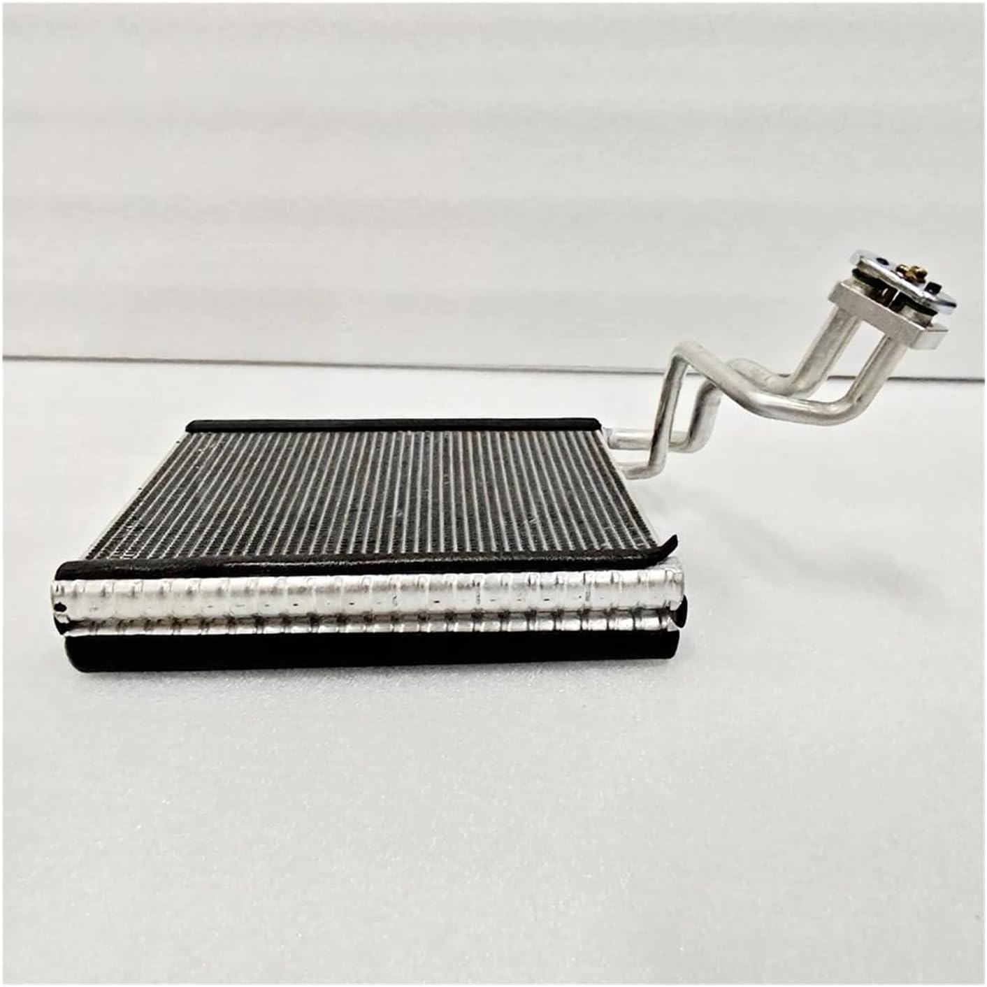 RHD A/C AC Evaporator Cooling Core Coil Compatible for BMW E90 X3 X4 F25 F26 18d 20dX 20i 20iX 28iX 30dX 35iX 35dX 64119179803 64119262433 Replacement Part