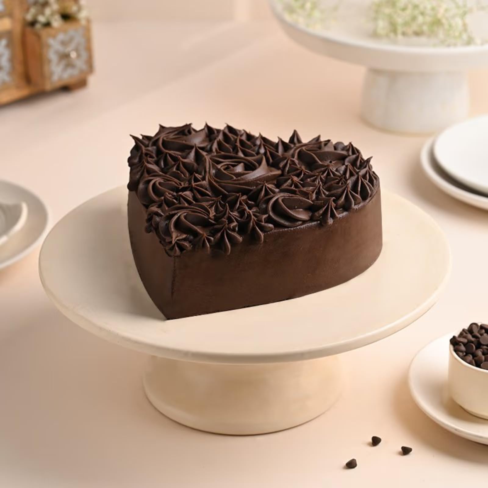 FlowerAura Heart Shape Special Creamy Roses Chocolate Cake For Birthday Cake, Anniversary Cake, Valentine's Day Cake, Mother's Day Cake, Christmas Cake, Women's Day Cake (Same Day Delivery) (0.5Kg)