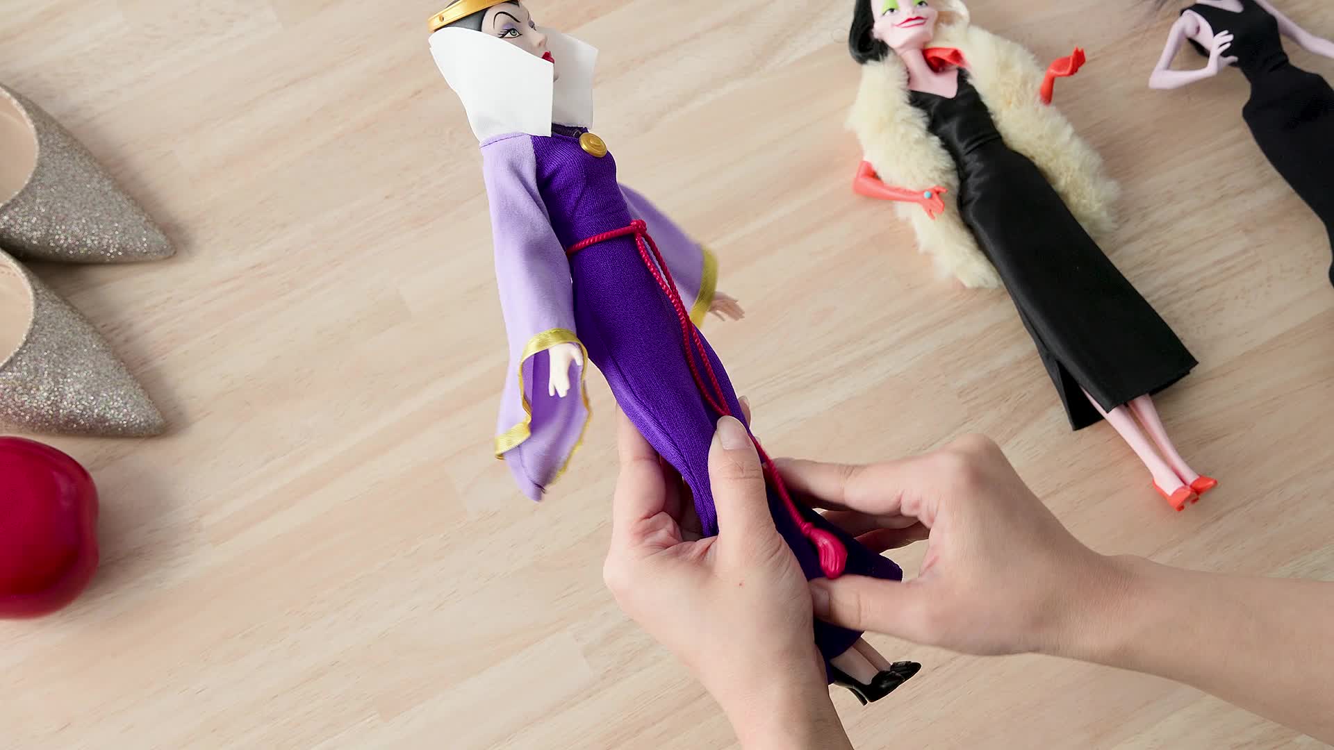 Mattel DISNEY Villains Böse Königin, Cruella de Vil & Yzma