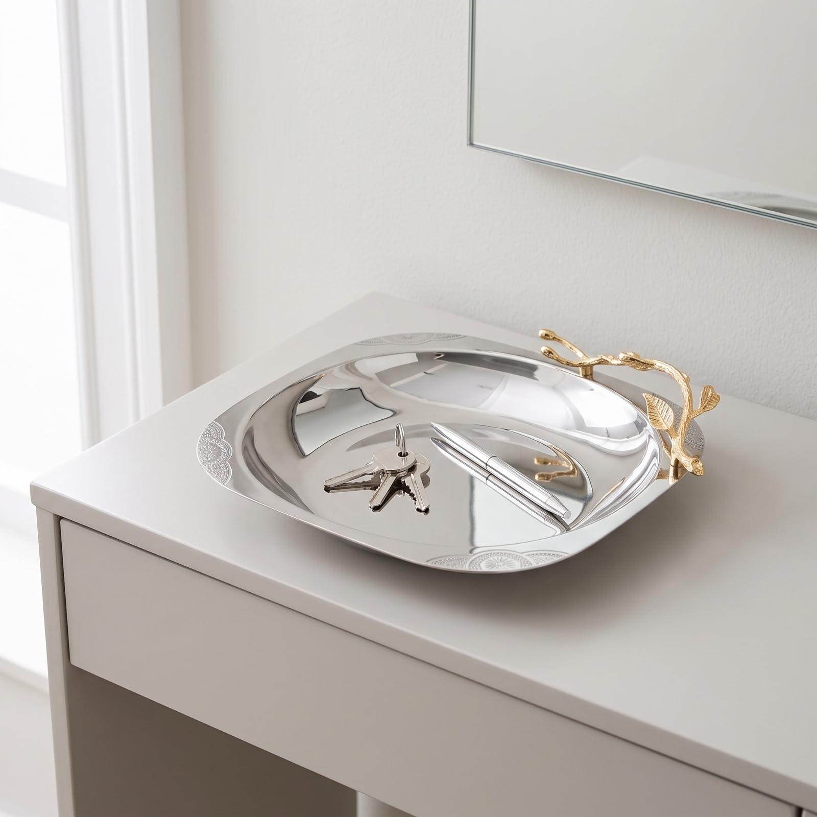 LOVIVER Bandeja Cuadrada Compacta | Esquinas Grabadas Ornamentadas, Decorativo, Vajilla, para Salón, Comedor, anfitrión