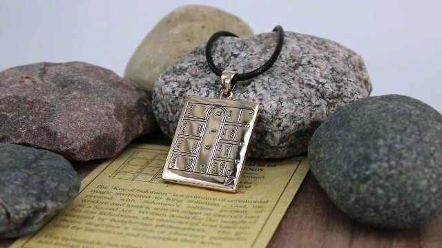 PS: First Pentacle of the Moon 月の精霊 First Pentacle of the Moon Solomon Sterling Silver Seal Pendant TPD287