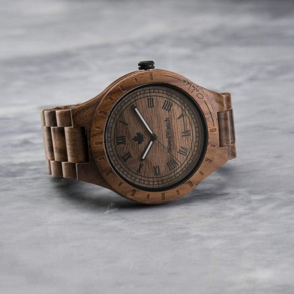 Oaklee | Ufficiale WoodWatch® | Realizzato a mano | Movimento al quarzo giapponese | Orologio resistente e antispruzzo con elegante cassa in legno Oaklee | Ufficiale WoodWatch® | Realizzato a mano | Movimento al quarzo giapponese | Orologio resistente e antispruzzo con elegante cassa in legno