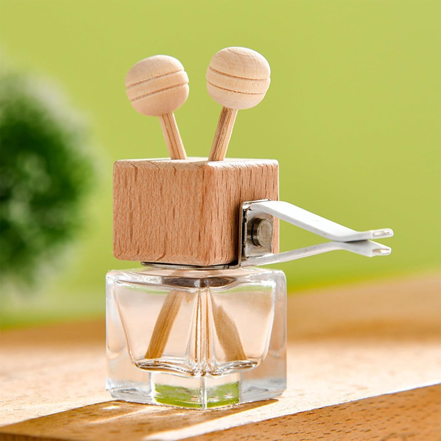 Paquete de 30 ambientadores para coche, 8 ml, transparentes, vacíos, difusor de aceites esenciales, difusor de perfume para coche, botella de cristal con clip de ventilación, tapas de madera