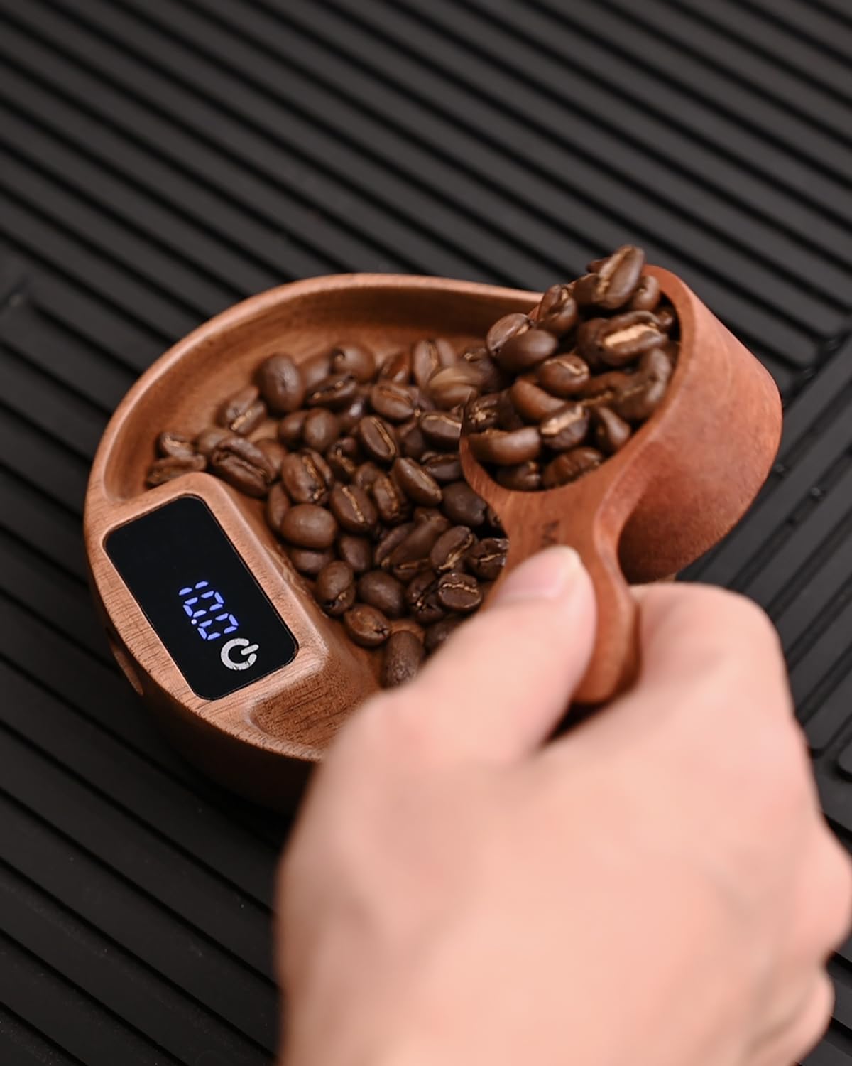 Balanza y cuchara de granos de café de nogal, taza de medición/dosificación fácil con pantalla LED para pesaje de cocina, espresso, té, regalos para amantes del café