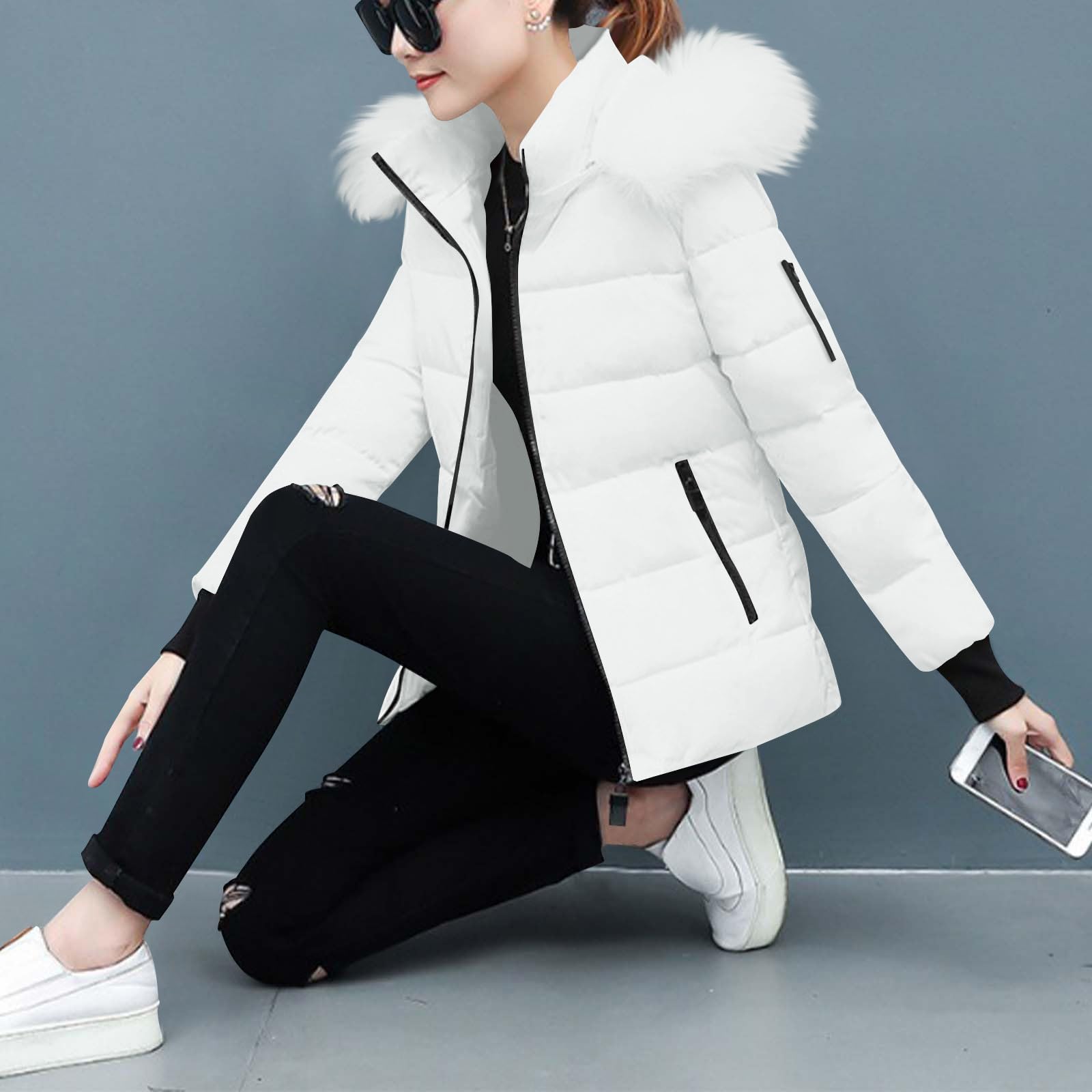 KHIRVWL Doudoune Femme Hiver Chaude- Manteau Matelassée à Capuche Amovible En Peluche- Veste Légère Avec Poches Et Zippé- Blouson Slim Fit Col Montant- Manteaux Mi Saison Puffer Jacket Manches
