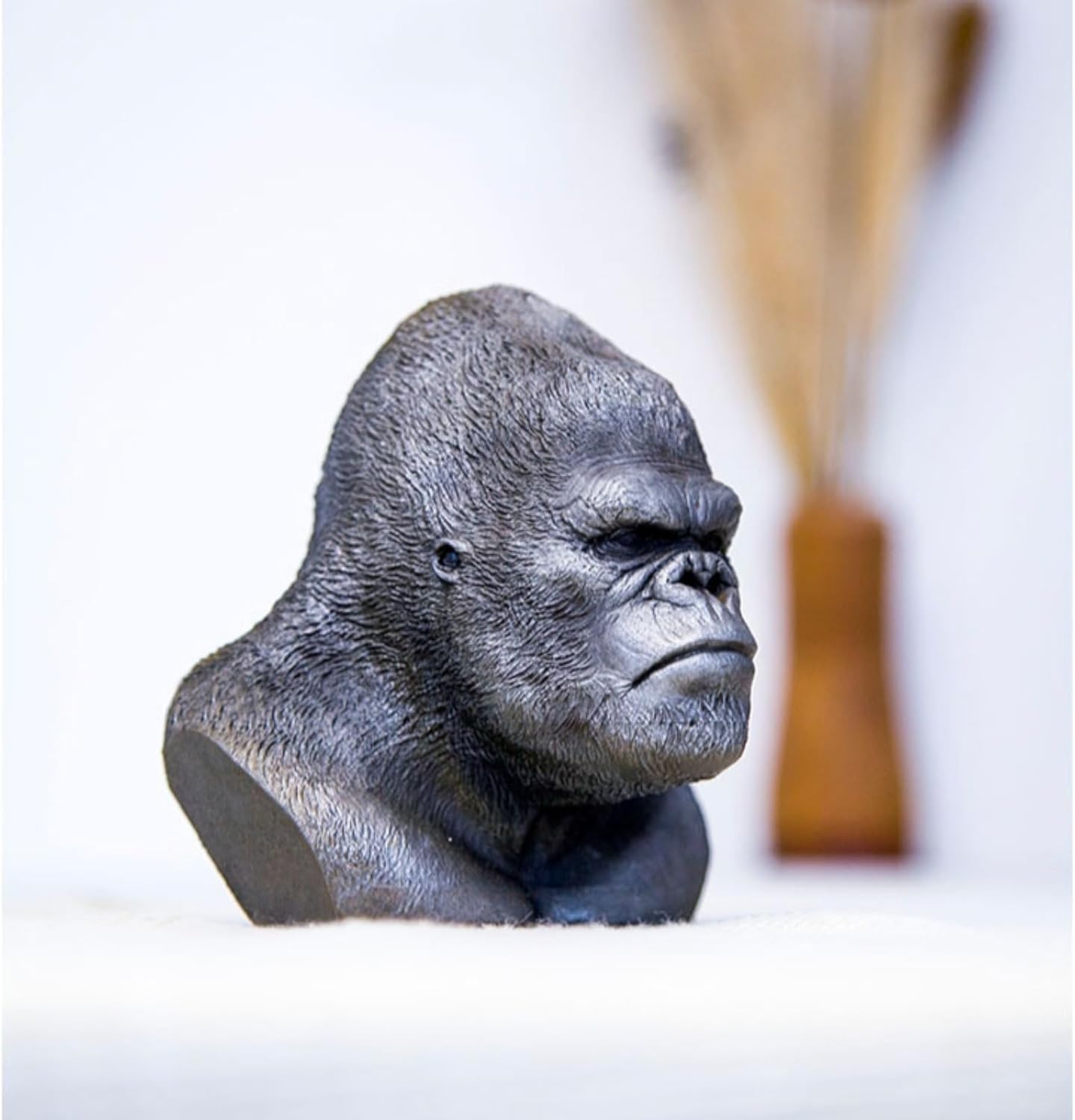 Generic Realistic Black Cast Iron Sitting Gorilla Bust Figurine for Home Decor,Metal Animal King Kong Statue Study Bookshelf, Wall Shelf, Living Room,Office,Garden Decor, sytd1112240712002