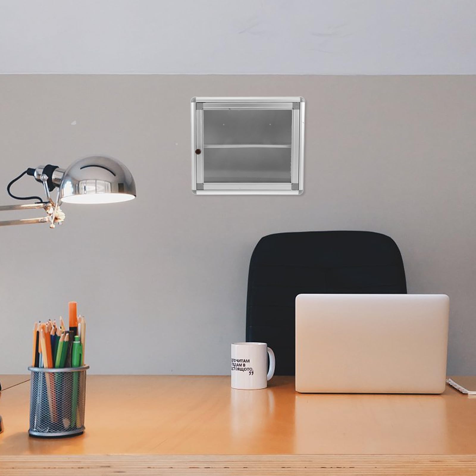 Botiquín de Pared Metálico de Aleación Diseño Ahorrador de Espacio y Construcción Duradera para Entornos Comunitarios y Bancos