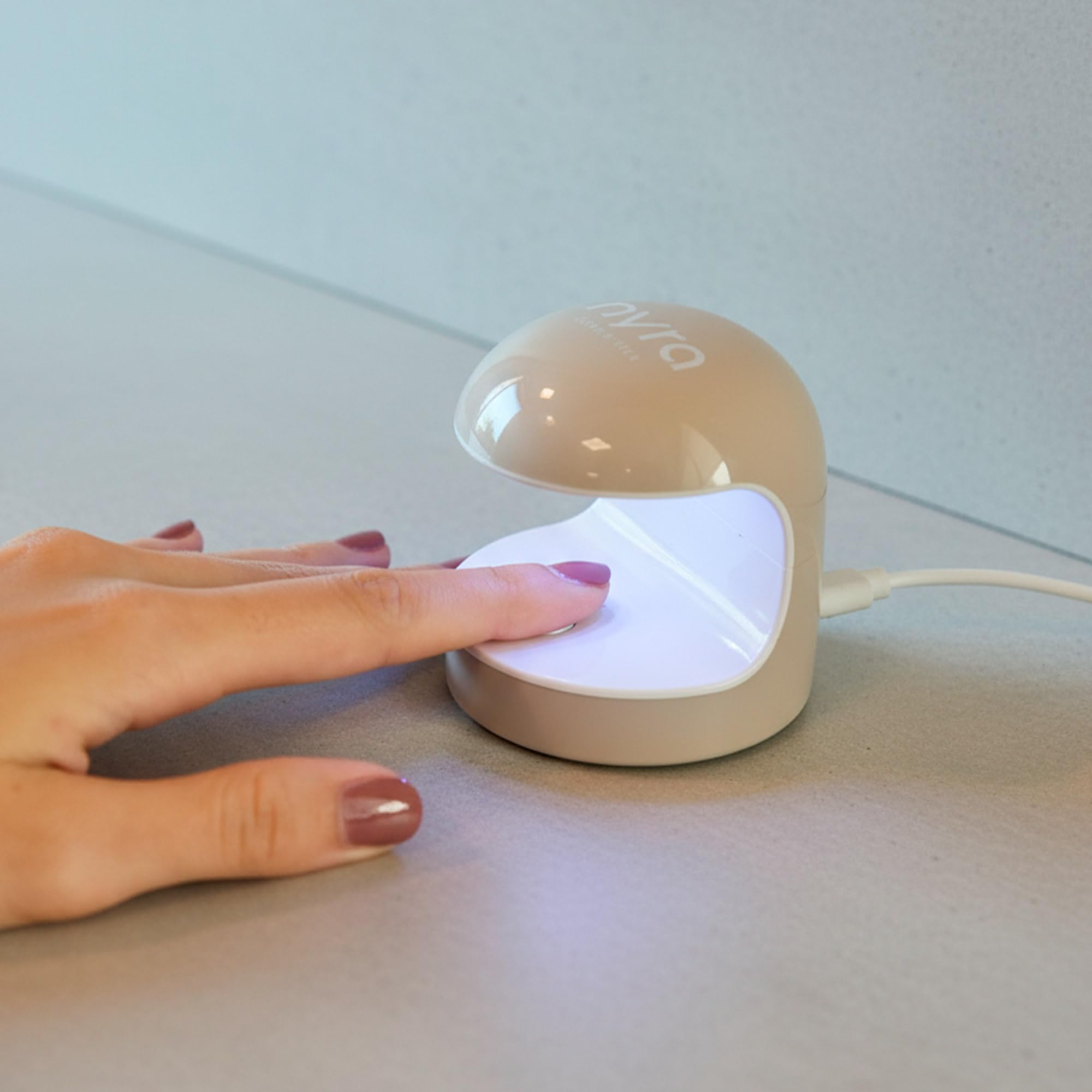 Nyra Mini Lampada per Unghie UV/LED, 5W, Asciugatore Ultracompatto con 5 LED, Timer 60s, Sensore Automatico, Alimentazione USB, per Smalto Gel