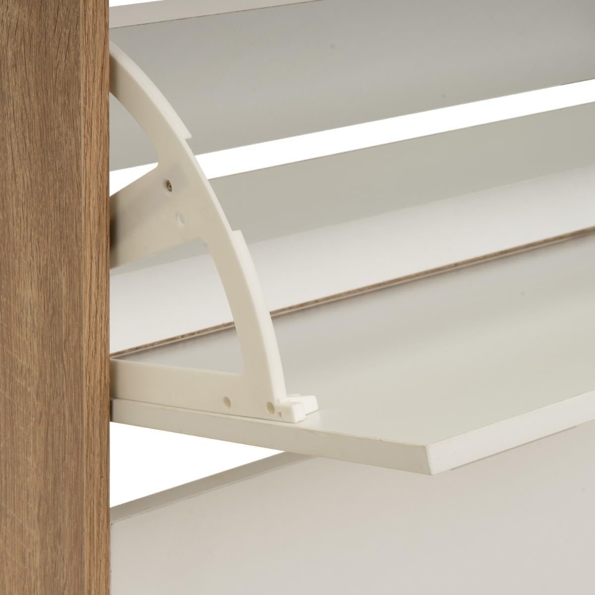 Zapatero estrecho laminado natural y blanco con 2 puertas, de 60x24x80 cm