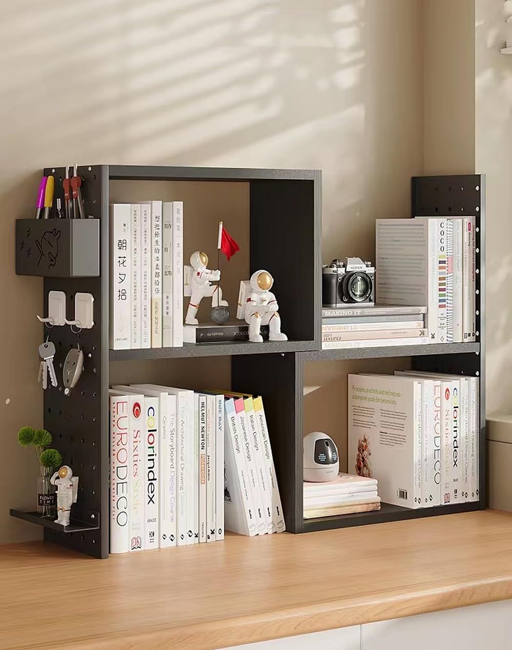 スタイリッシュで実用的！自由に伸縮するデスク上置き棚と本立て スタイリッシュで実用的！自由に伸縮するデスク上置き棚と本立て