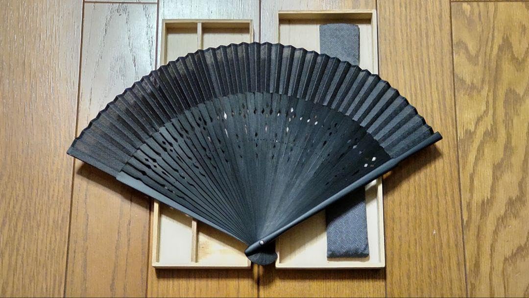 Amazon.co.jp: 壽恵廣すえひろ京都 扇子 木箱入り 袋付き : ファッション