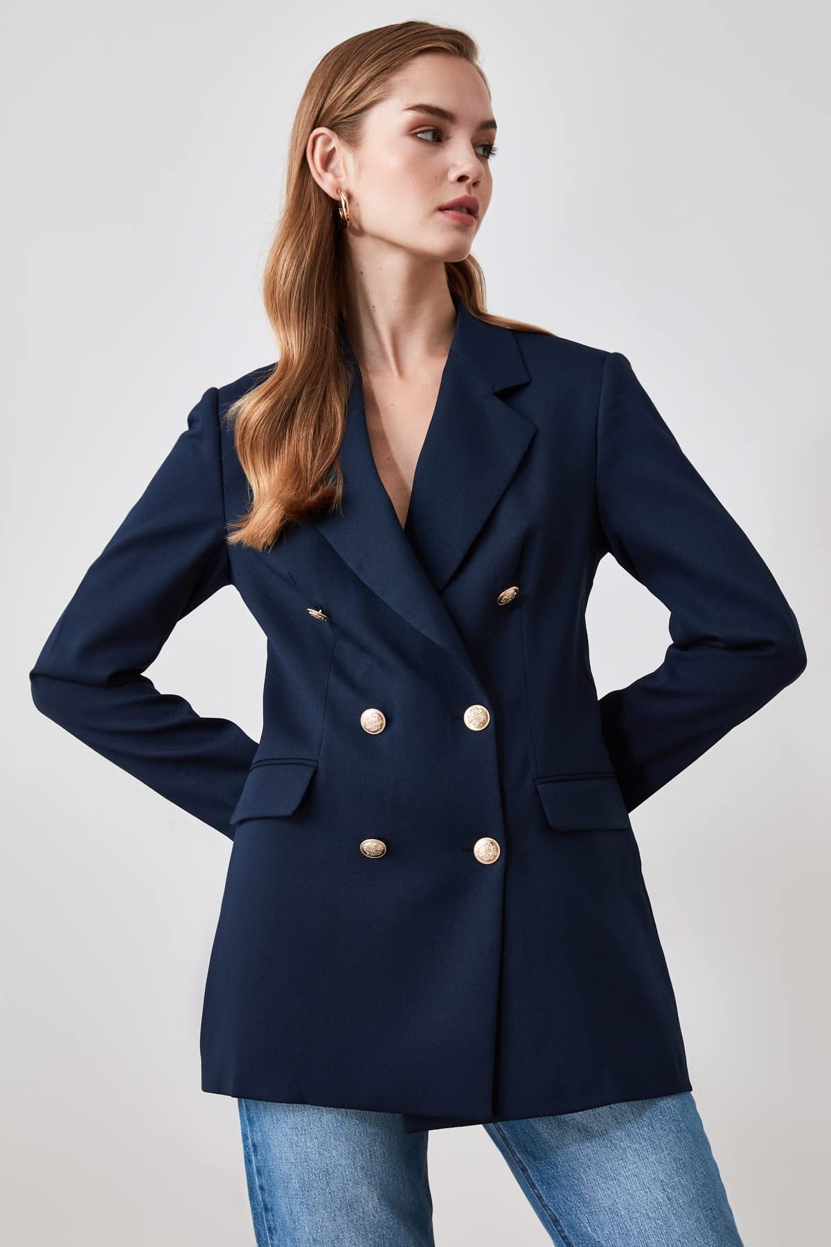Trendyol Veste Blazer Surdimensionnée À Boutons Bleu Marine Trendyol Veste Blazer surdimensionnée avec Boutons Bleu Marine Femme (Lot de 1)