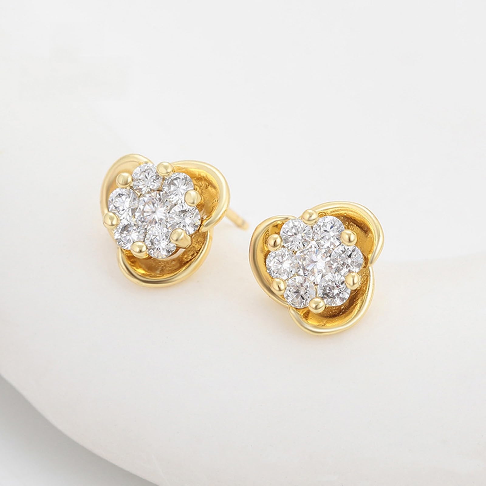 Pendientes de trébol para mujer con moissanite