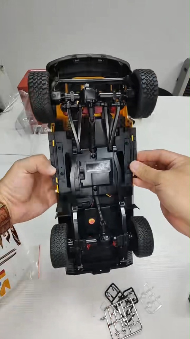Amazon.com: ARRIS MN82T 1/12 RC Rock Crawler Climbing Truck with