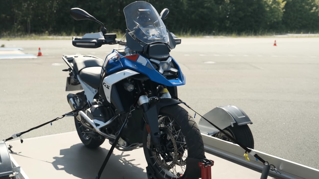 Set di cinghie di fissaggio per moto, 8 pezzi, 4 cinghie a cricchetto e 4 passanti adattatori (blu)