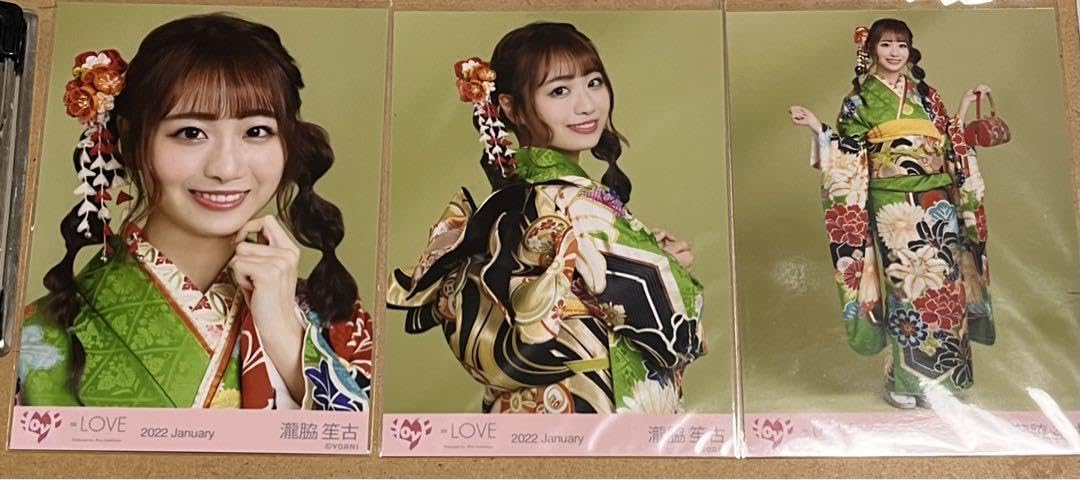 Amazon.co.jp: 瀧脇笙古 イコラブ 着物 生写真 : ファッション