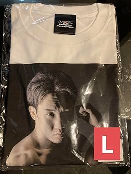 朝倉未来限定Tシャツと強者理論限定キーホルダーです！ 朝倉未来×RIZINコラボフォトTシャツが公式オンラインストアで