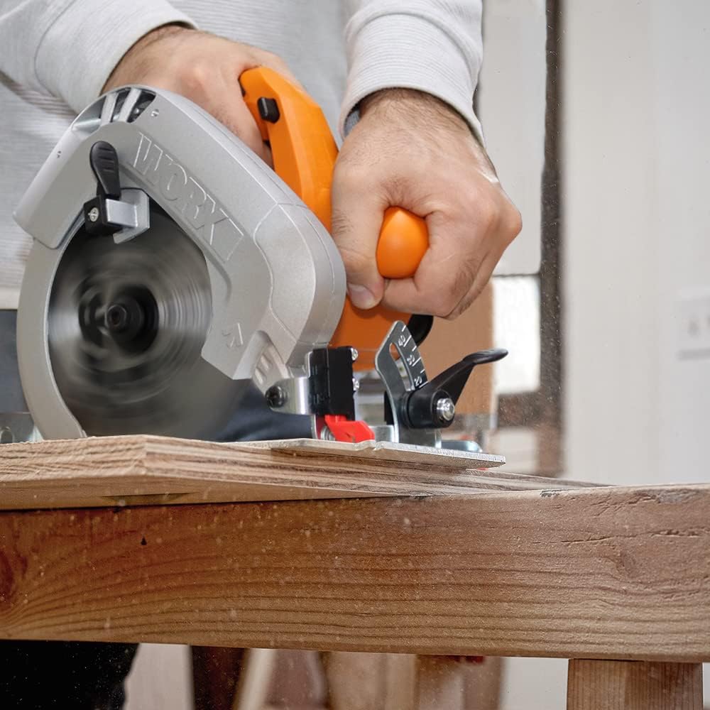 WORX - Circular saw 1200W - WX425 - φ 160 mm - cut 55 mm -5000 rpm (Supplied with accessories: parallel guide, wood blade, adapter for vacuum cleaner φ150 mm)