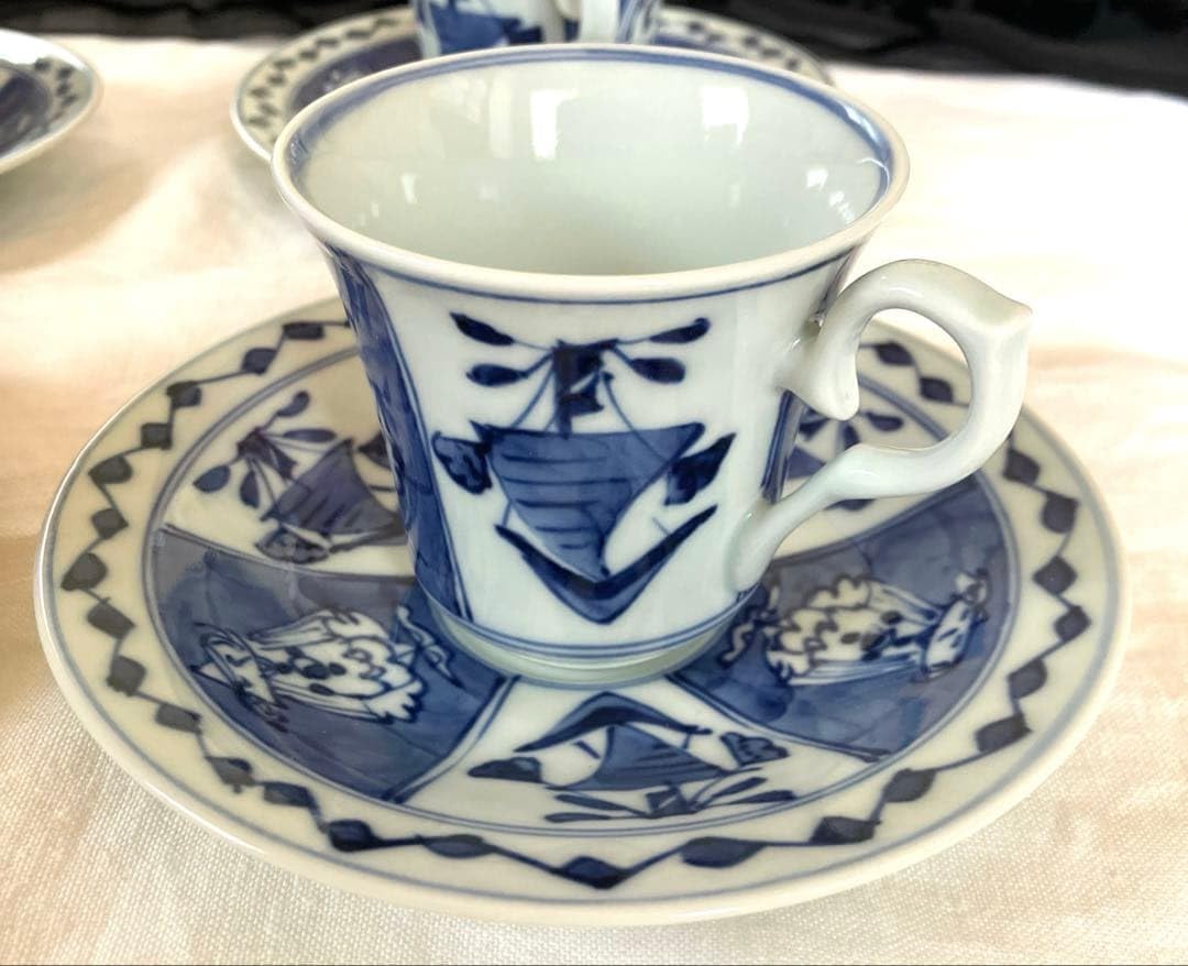 有田焼 しん窯 青花 食器　カップソーサー　セット Amazon | 有田焼 しん窯 青花 カップ&ソーサー 4客 | ノーブランド品