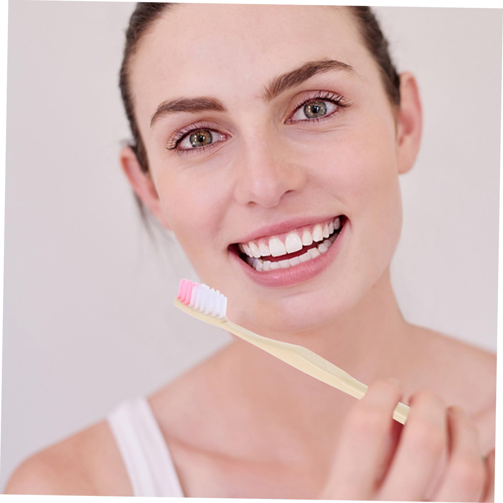 TEHAUX Cepillo de Dientes Manual Desechable con Pasta Dental 100 Unidades Envueltas Individualmente Kit Transparente para Viaje Camping y Uso Portátil