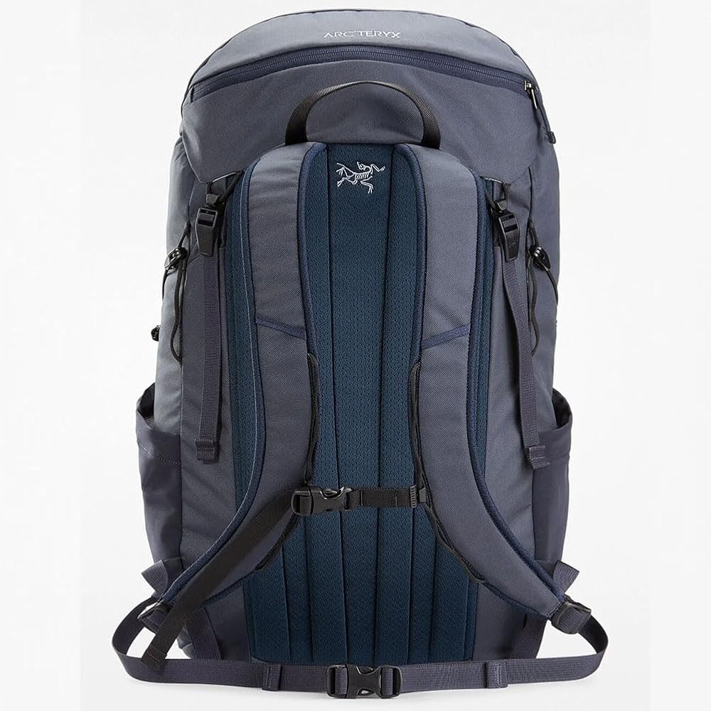 ARC’TERYX / Mantis 30 Backpack Arc'teryx Mantis 30L Backpack | evo