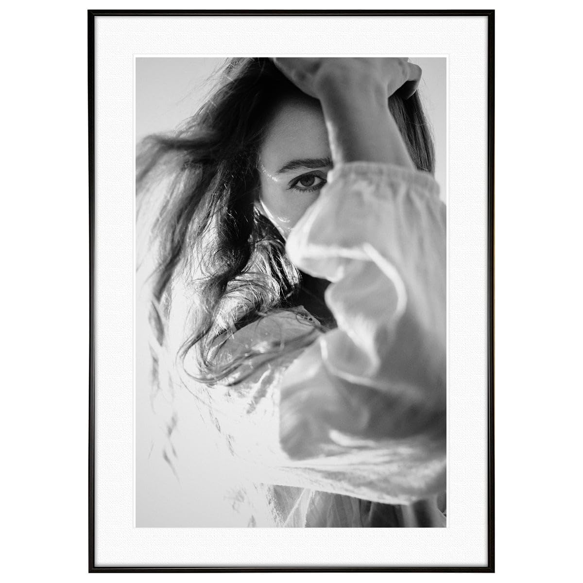 モノクロ女性ポートレート写真 サイン入り Amazon.co.jp: 人物写真 ポーズをとる女性 モノクロインテリアアート