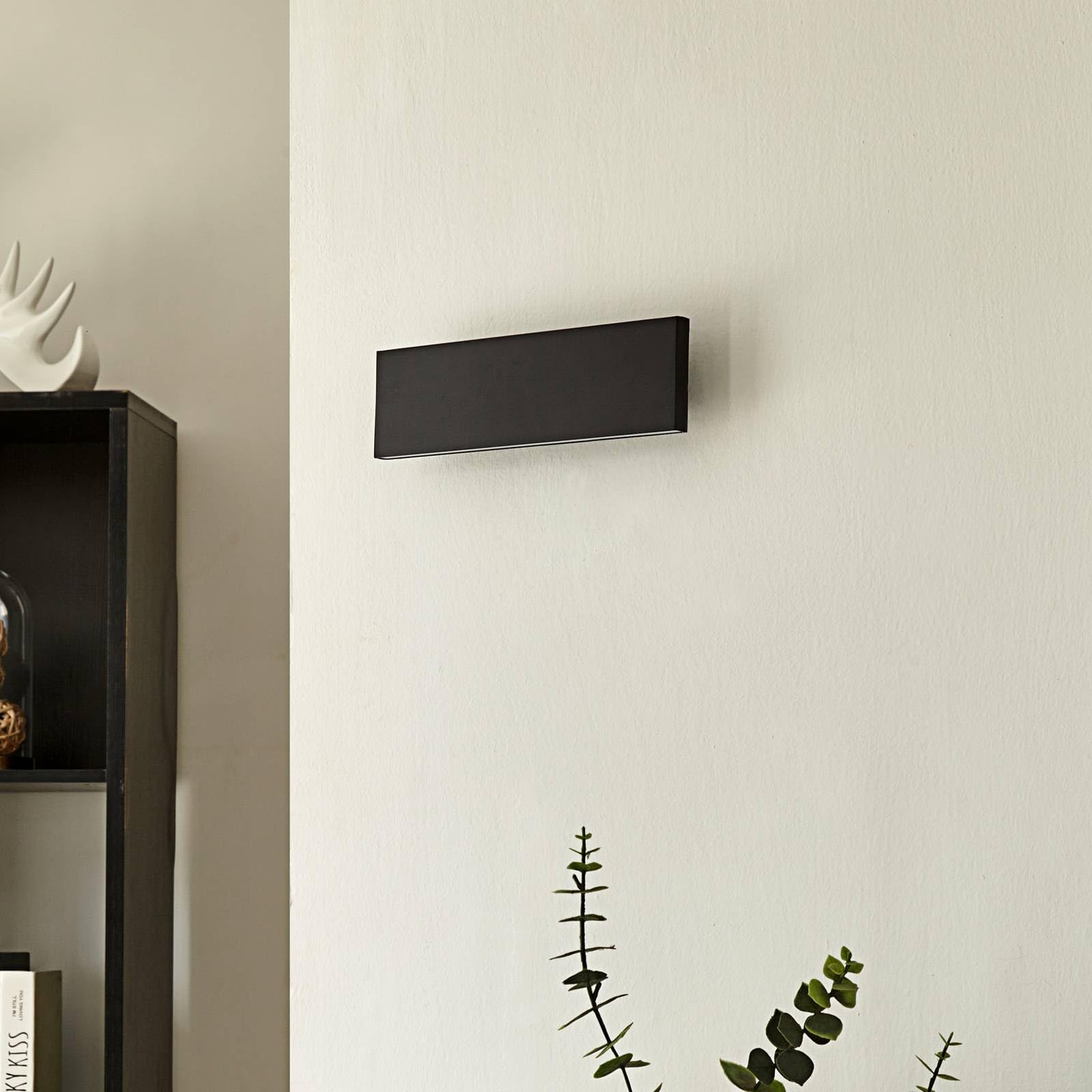 Lindby LED Wandleuchte, Wandlampe Innen Ignazia (Modern) in Schwarz aus Metall (2 flammig) - Wandstrahler Wandbeleuchtung Schlafzimmer/Wohnzimmer Wohnzimmerleuchte