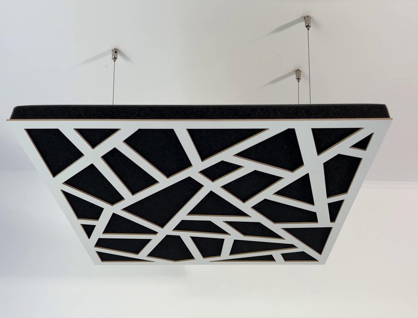 Pack de 2 paneles acústicos de difusión y absorción para techo con terciopelo y kit de montaje | 50x50x5cm | Panel colgante | Tratamiento acústico para el hogar | [SKYROSS - Negro | Gris]