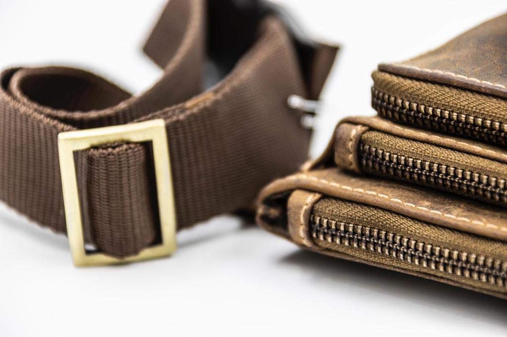 Marsupio alla moda in finissima pelle di bufalo I Da donna e uomo I Raffinato look vintage I Ampi scomparti e chiusura lampo sicura I Marsupio in vera pelle marrone I Look retro unisex I Unisex