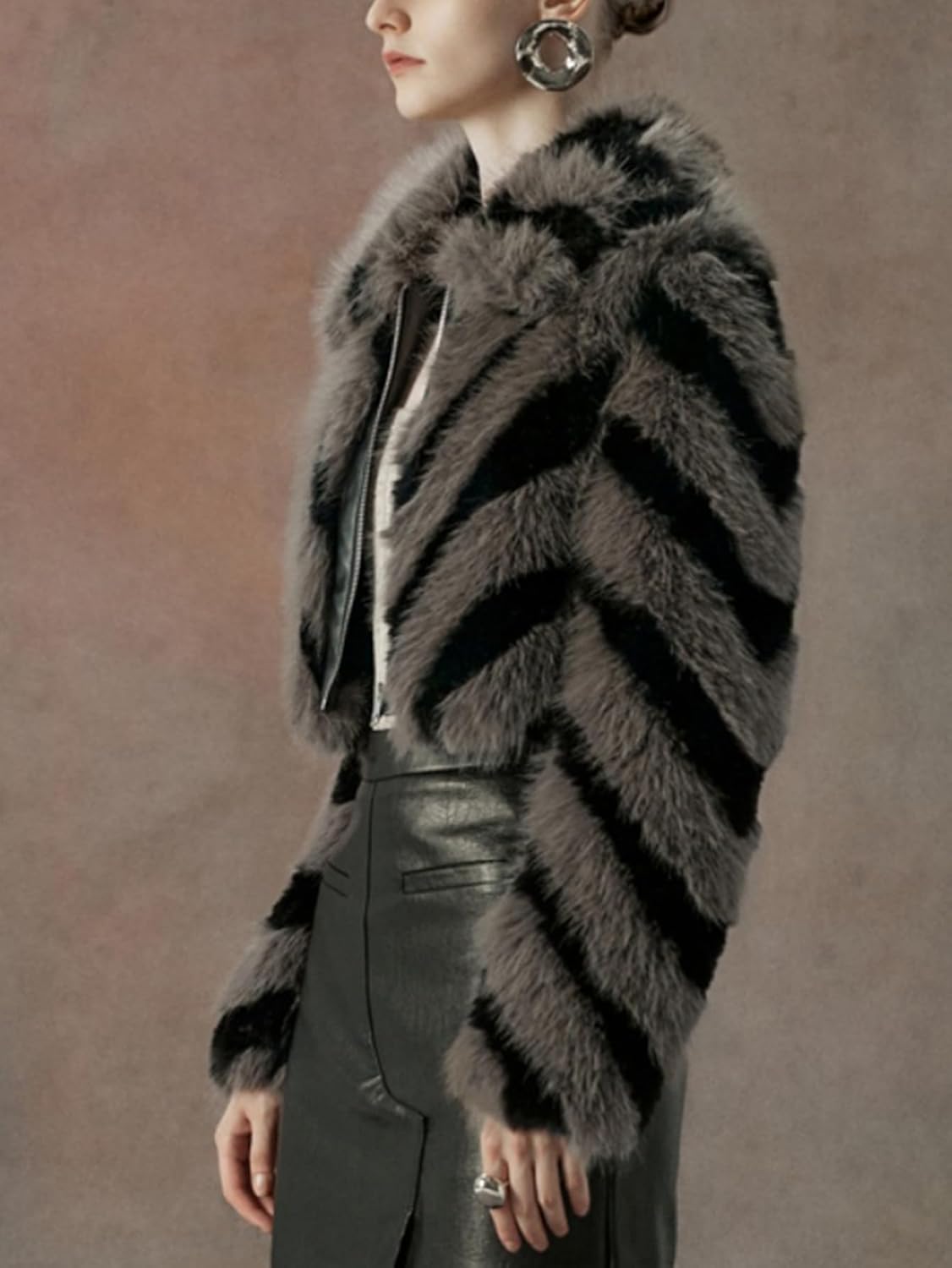 Bellivera Womens Faux Fur Leather Jacket Fleece Cropped Warm Fluffy Coat Soft Zip Outerwear - Image 4