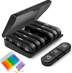 Porta Comprimidos Organizador de Medicamentos Semanal, 7 Dias, 3 Compartimentos Diários, Estojo Portátil de Acrílico - EM PORTUGUÊS (cores sortidas: todo preto ou colorido)