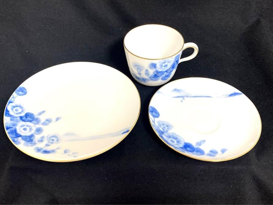 大倉陶園　御用邸の花　デザート皿　6客 大倉陶園御用邸の花デザート皿6客