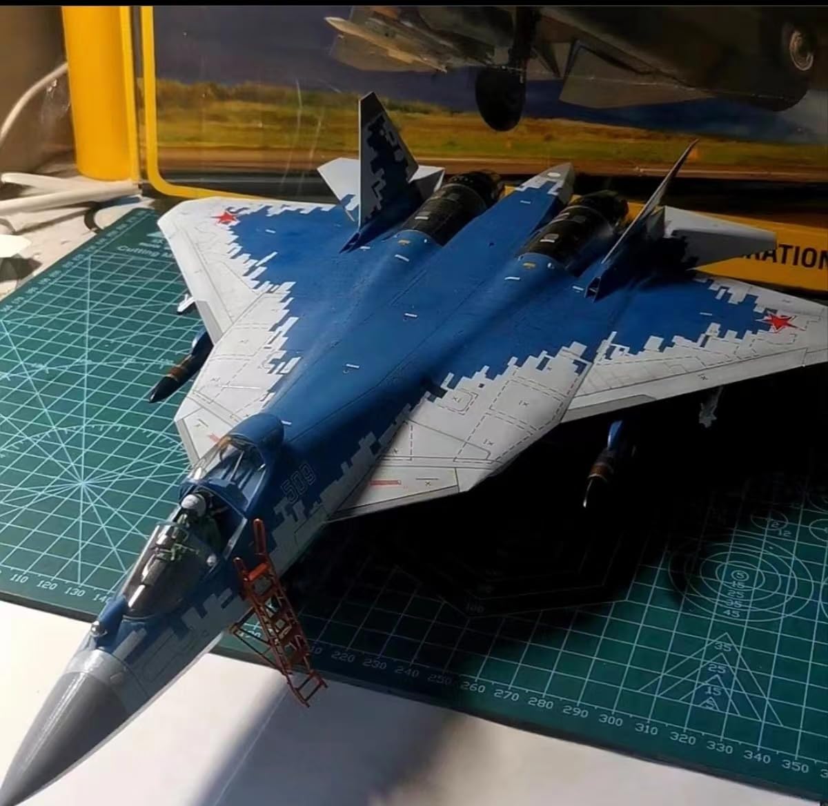 Amazon.co.jp: 1/48 ロシア空軍 Su-57 塗装済完成品 : おもちゃ