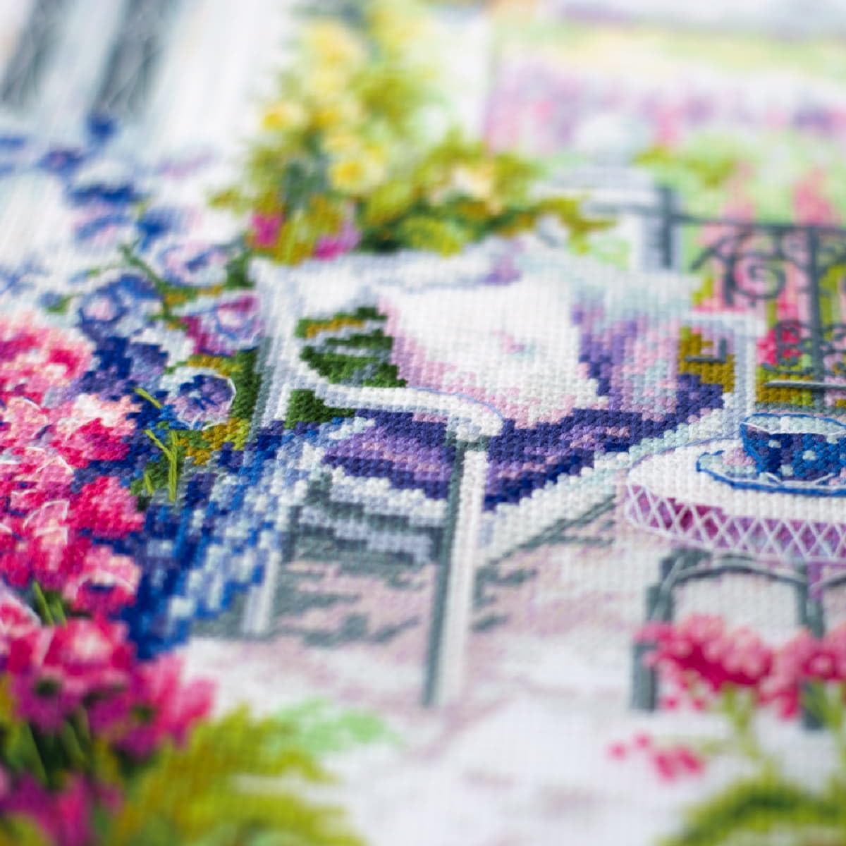 MARUSSIA Magic Needle Zweigart Edition Counted Cross Stitch Craft Kit Cosy Terrace, 21 x 27 cm