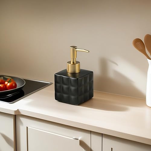 Miniatura 6 de Dispensador de jabón negro y dorado, acabado mate de cerámica, diseño retro con base cuadrada para encimera de fregadero de baño, dispensador de