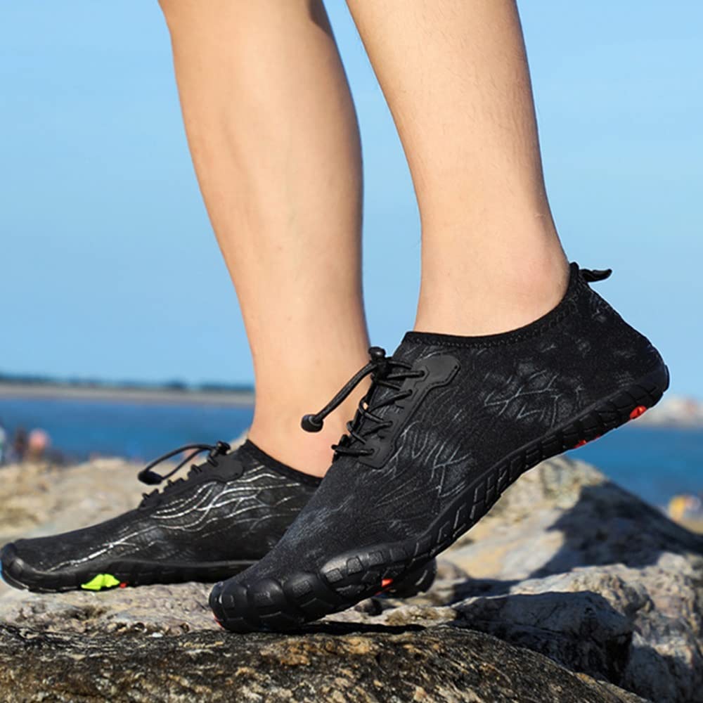 Wasserschuhe für Männer, Schwimmen Surfen Schuhe Strand Pool Schuhe Breite Zehe Wandern Wasser Turnschuhe Schnell trockene Schuhe für Männer und Frauen